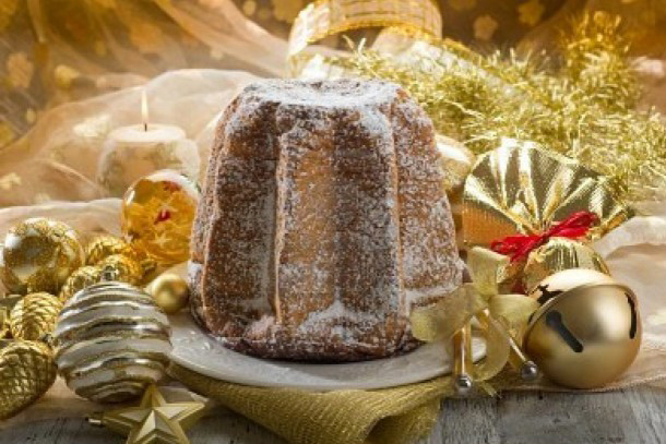 panettone-versus-pandoro-Holiday-Italian-cake-sweets-legend-culture-Italy-Christmas